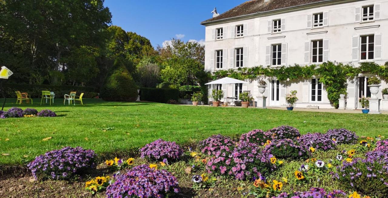 Chateau De Brinville Saint-Sauveur-sur-Ecole Buitenkant foto