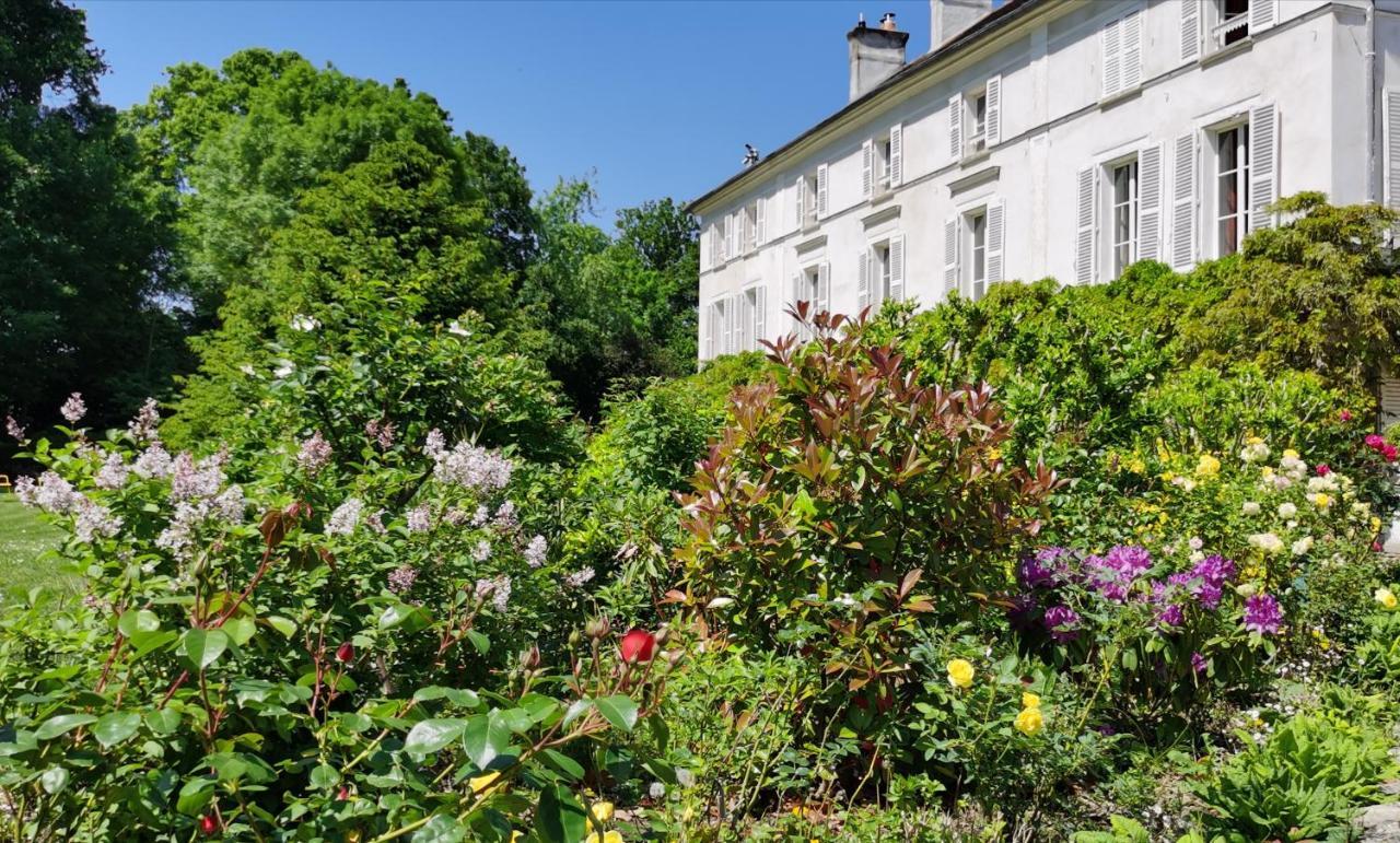 Chateau De Brinville Saint-Sauveur-sur-Ecole Buitenkant foto